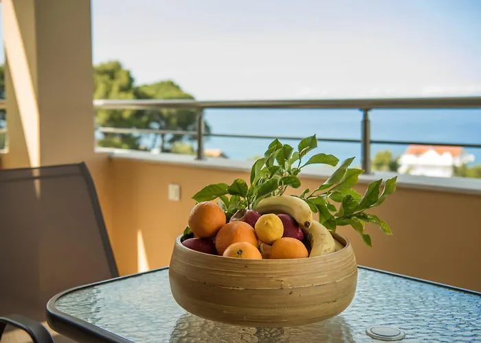 Akrotiri Sea View Suites
